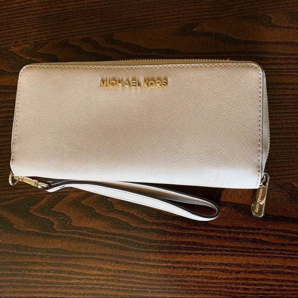 Michael Kors Jet Set Continental Wallet